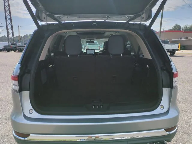 Used 2021 Silver Lincoln Reserve image 33