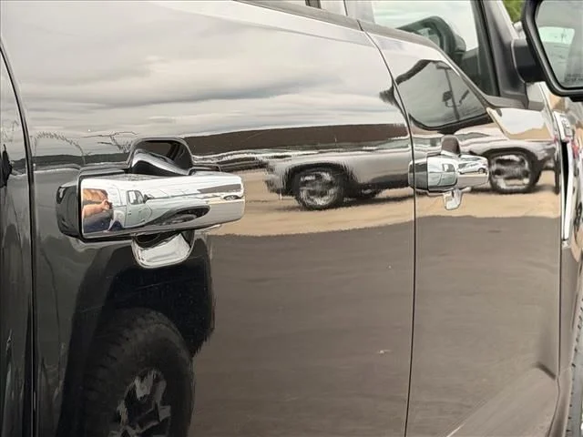 Used 2024 Black Ford XLT image 9
