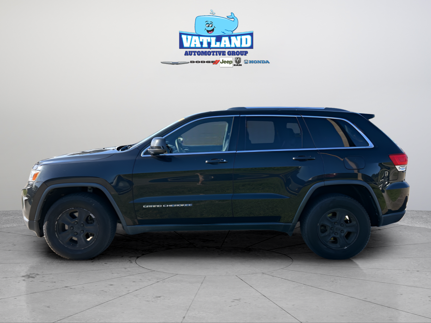 Certified Used 2016 Black Jeep Laredo image 2