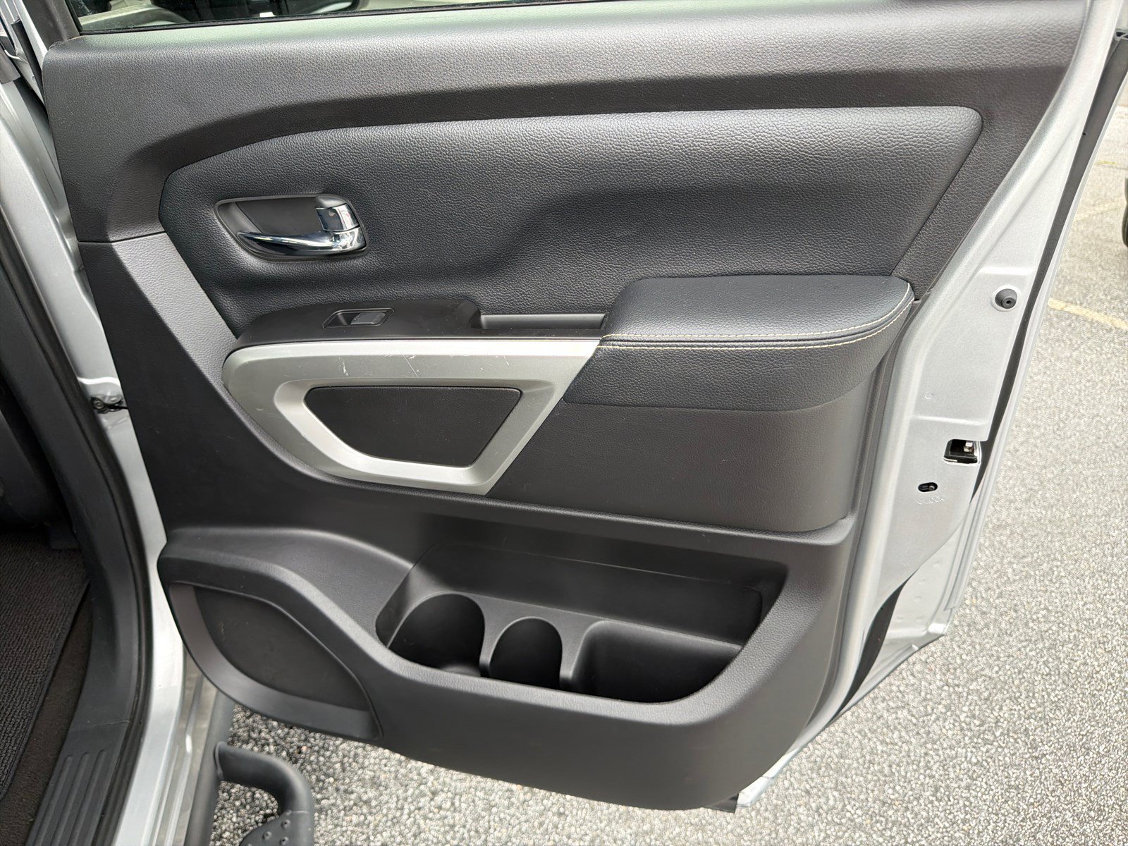 Used 2018 Brilliant Silver Nissan PRO-4X image 16