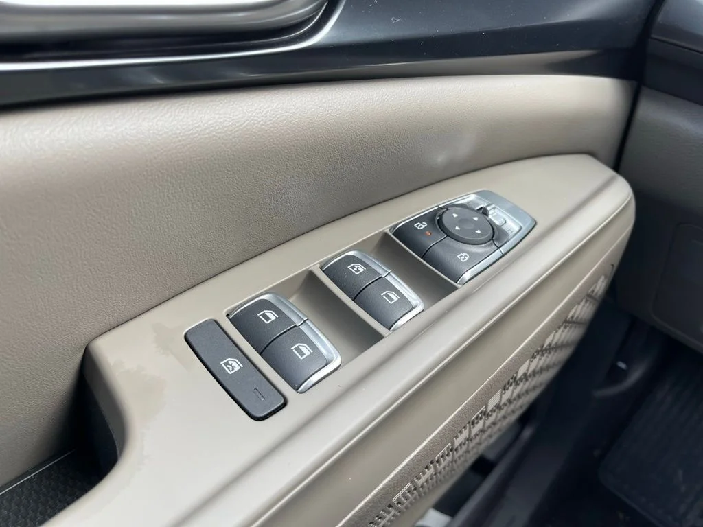 New 2026 White Kia LXS image 22