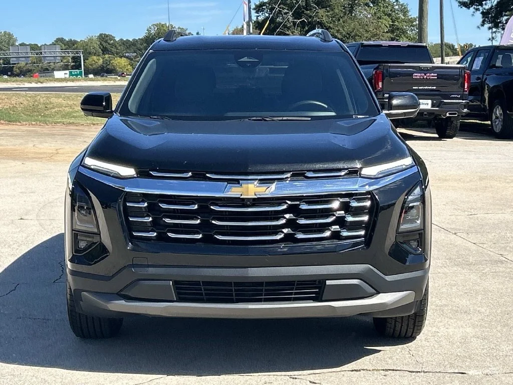 Used 2025 Mosaic Black Metallic Chevrolet LT image 6