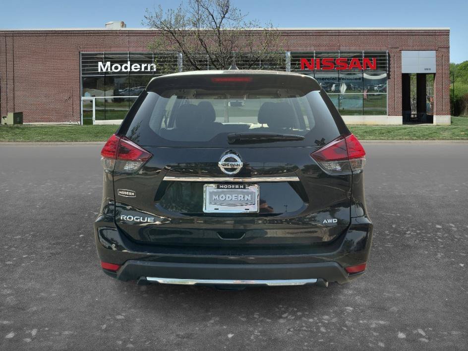 Used 2017 Magnetic Black Nissan S image 3