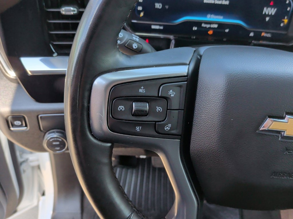 Used 2025 White Chevrolet LT image 17