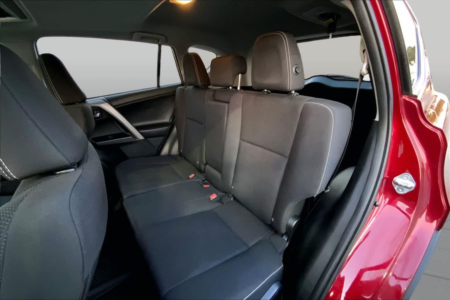 Used 2018 Ruby Flare Pearl Toyota XLE image 20