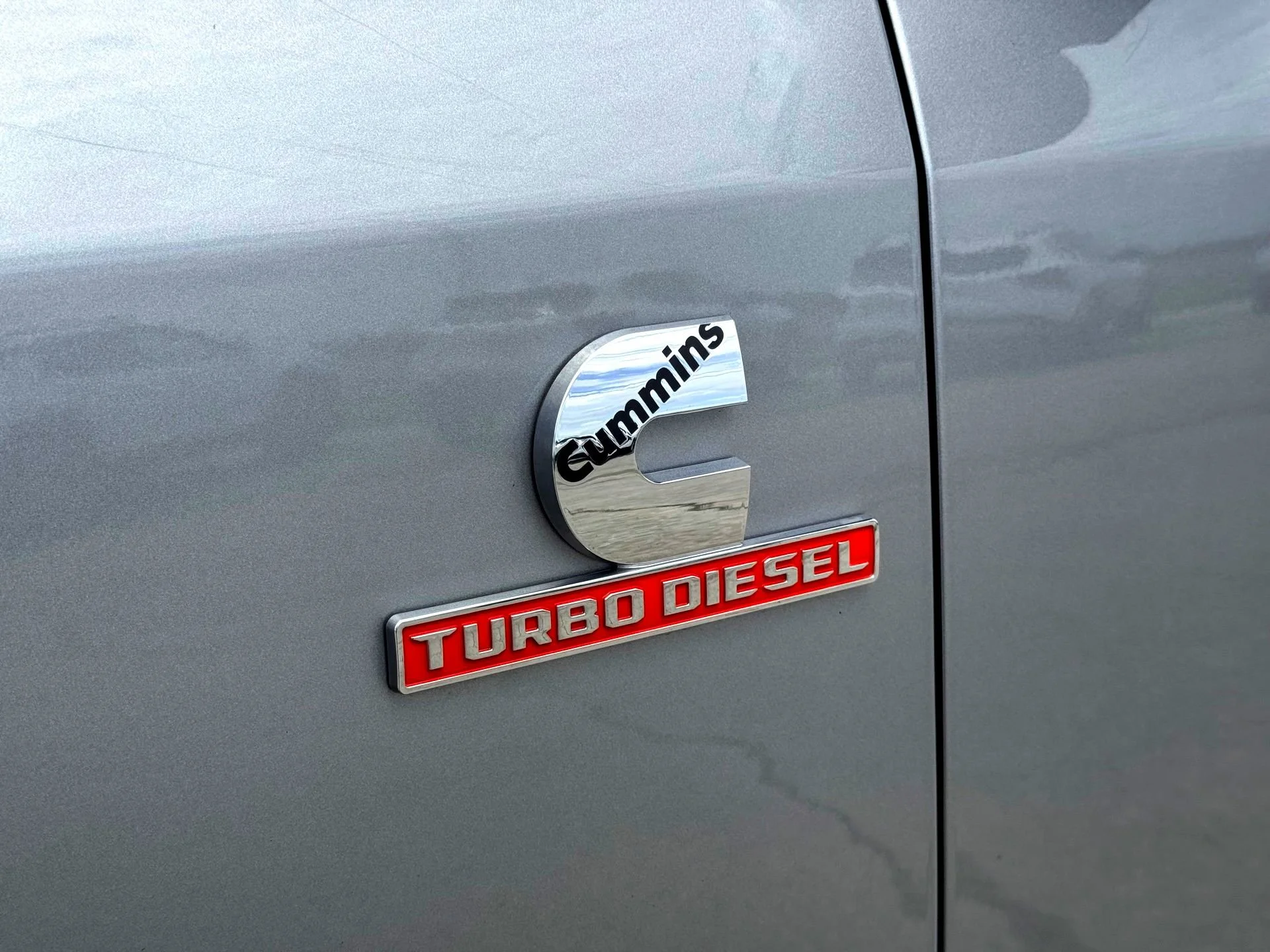 Used 2024  Ram Laramie image 3