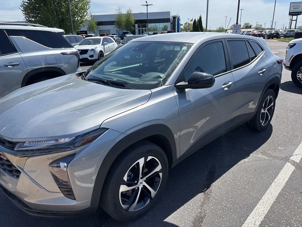 2025 Chevrolet Trax 1RS's photo