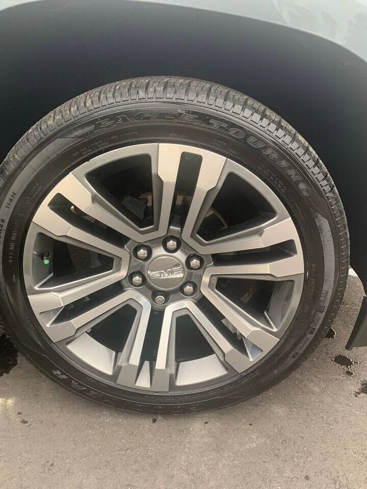 Used 2019 Gray GMC Denali 4x4 4dr SUV image 13