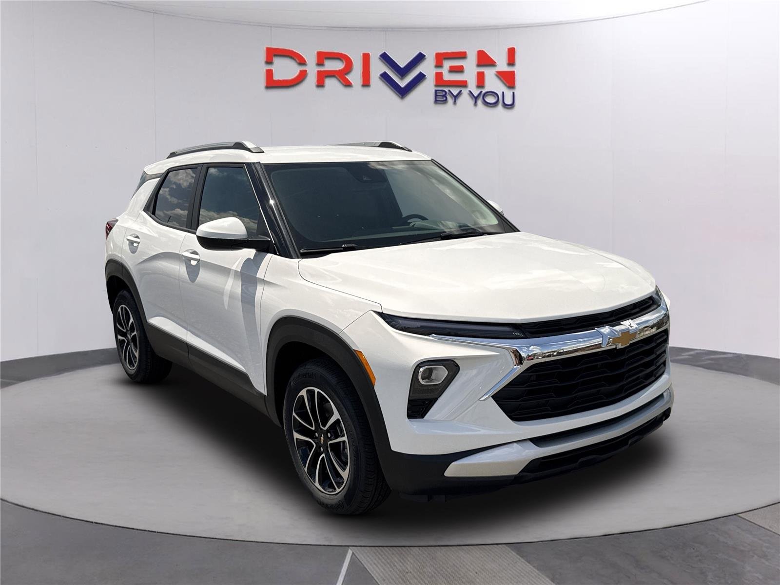 New 2026 Summit White Chevrolet LT image 2