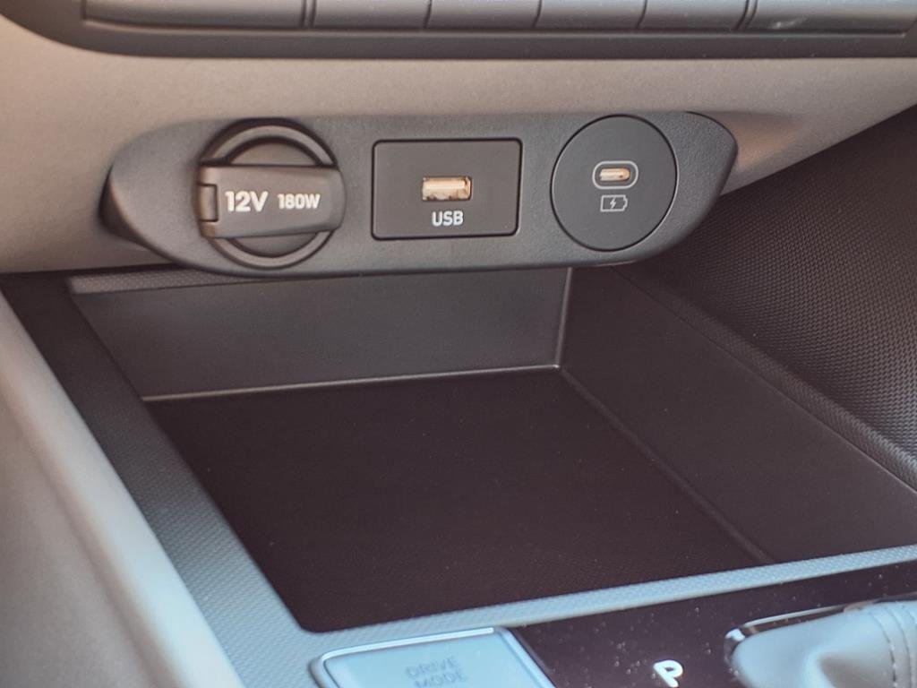 2025 Hyundai Elantra SE - Photo 16