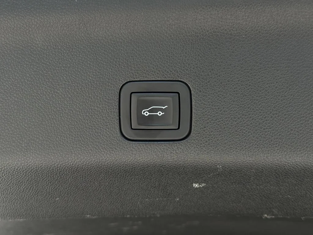 Used 2025 Black Chevrolet LT image 17