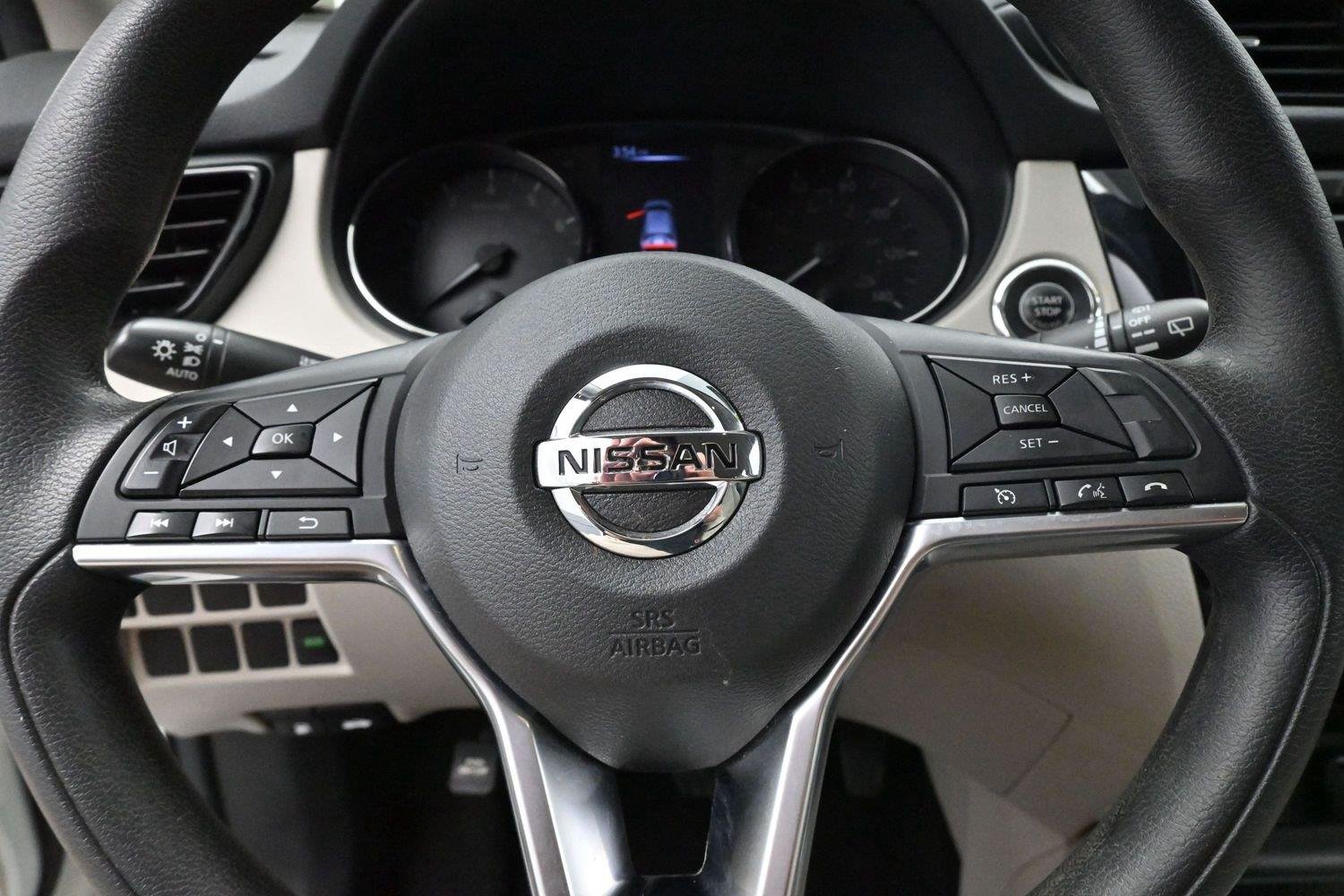 Used 2018 Pearl White Nissan SV image 17