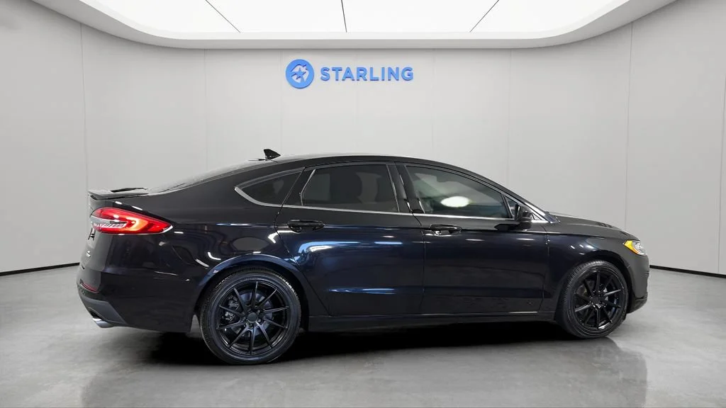 Used 2019  Ford SE image 10