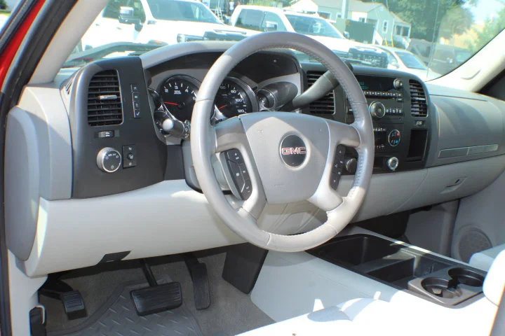 Used 2007 Fire Red GMC SLE2 image 7