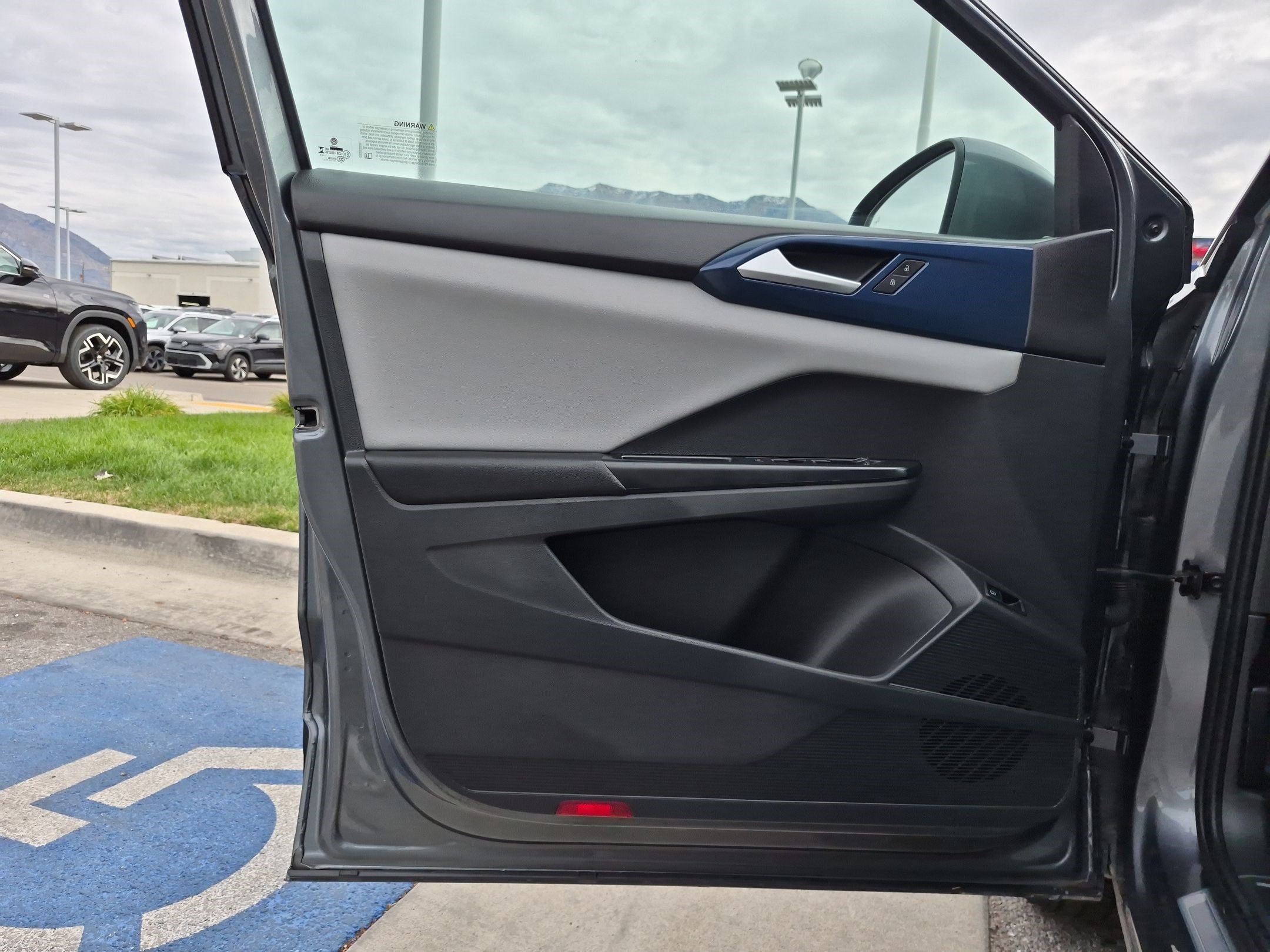Used 2023 Platinum Gray Metallic Volkswagen SE image 13