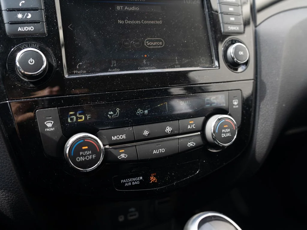 Used 2020 Silver Nissan SV image 26