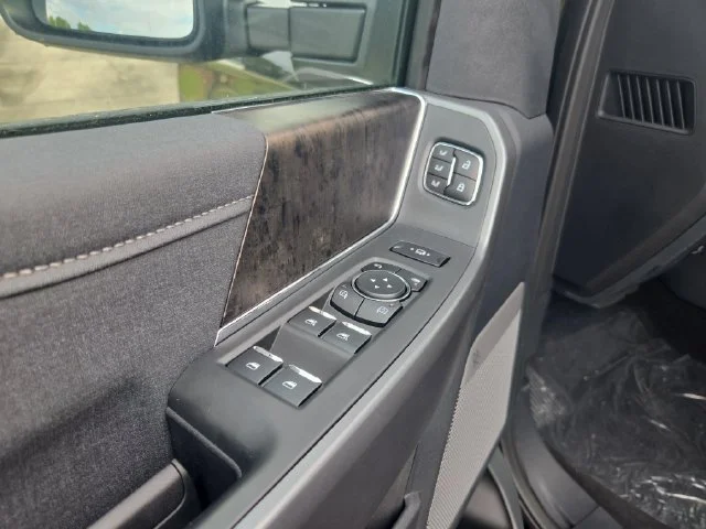 New 2026 Agate Black Metallic Ford F-250® Lariat® image 18
