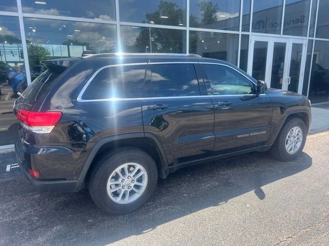 Used 2018 Black Jeep Laredo E image 2