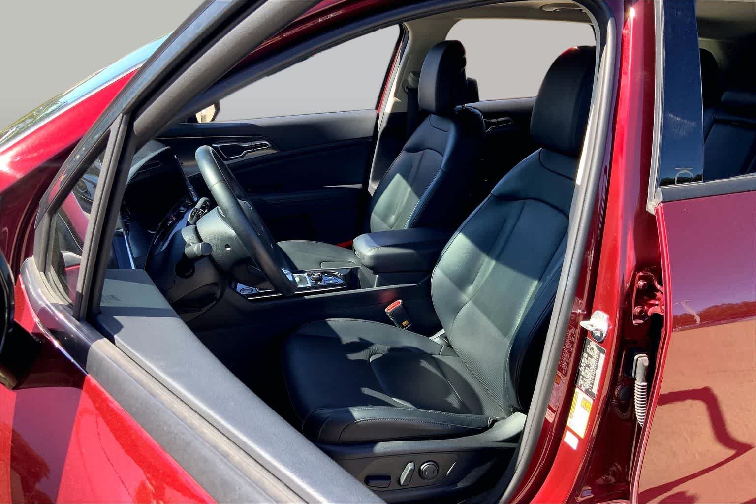 Used 2023 Dawning Red Kia SX image 8