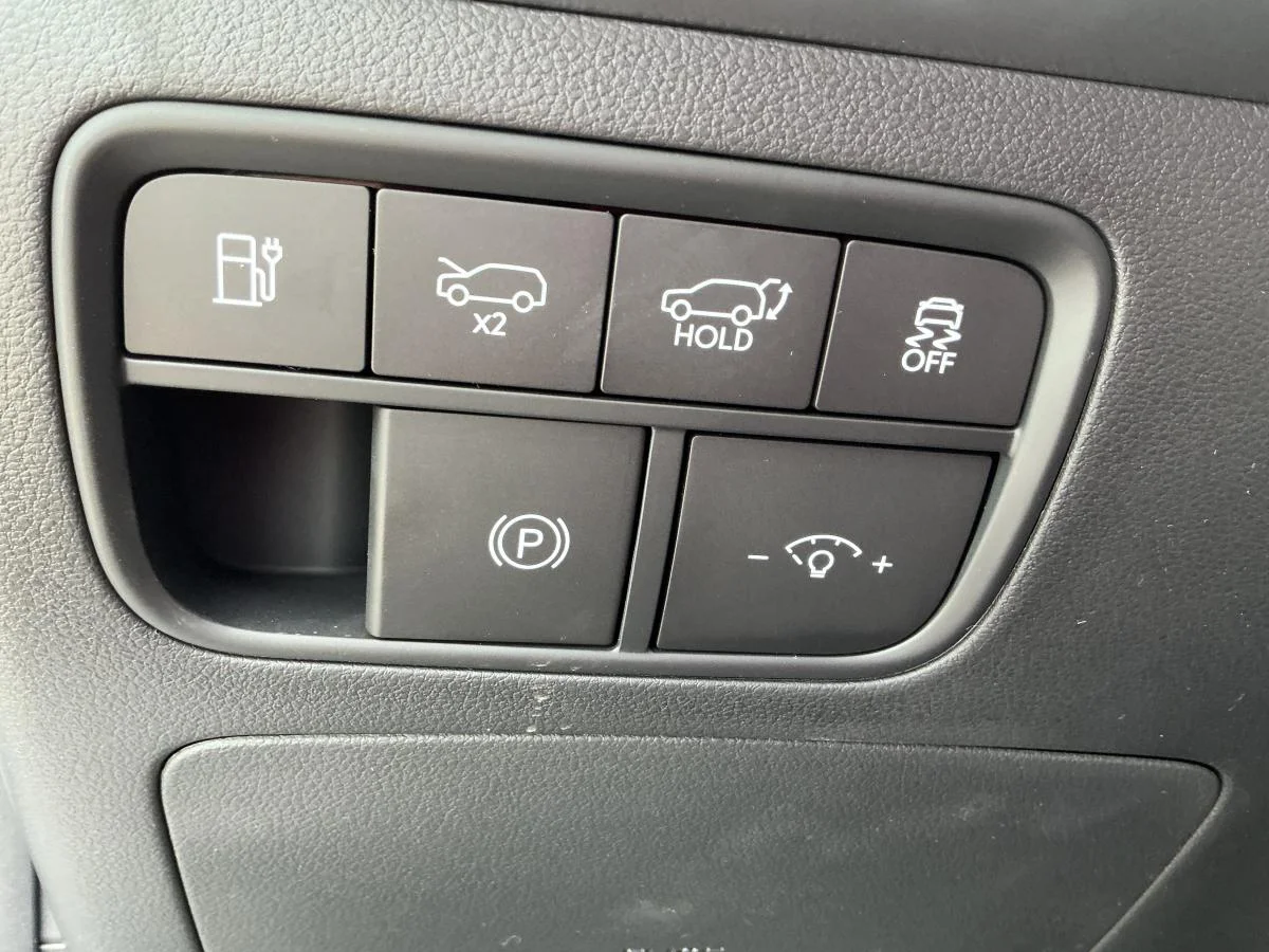 New 2026 White Hyundai Preferred image 18