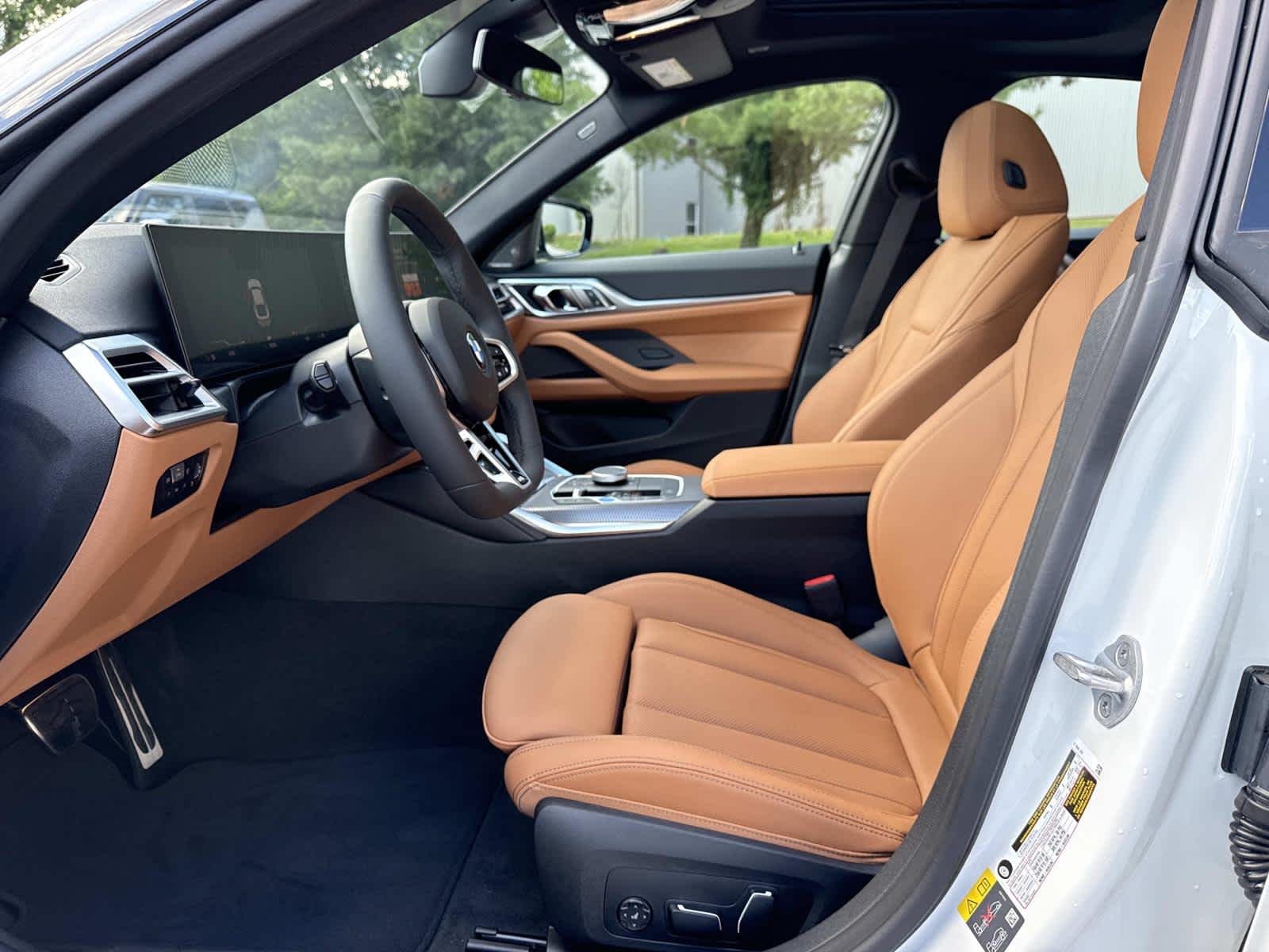 New 2026 Mineral White Metallic BMW xDrive40 image 14