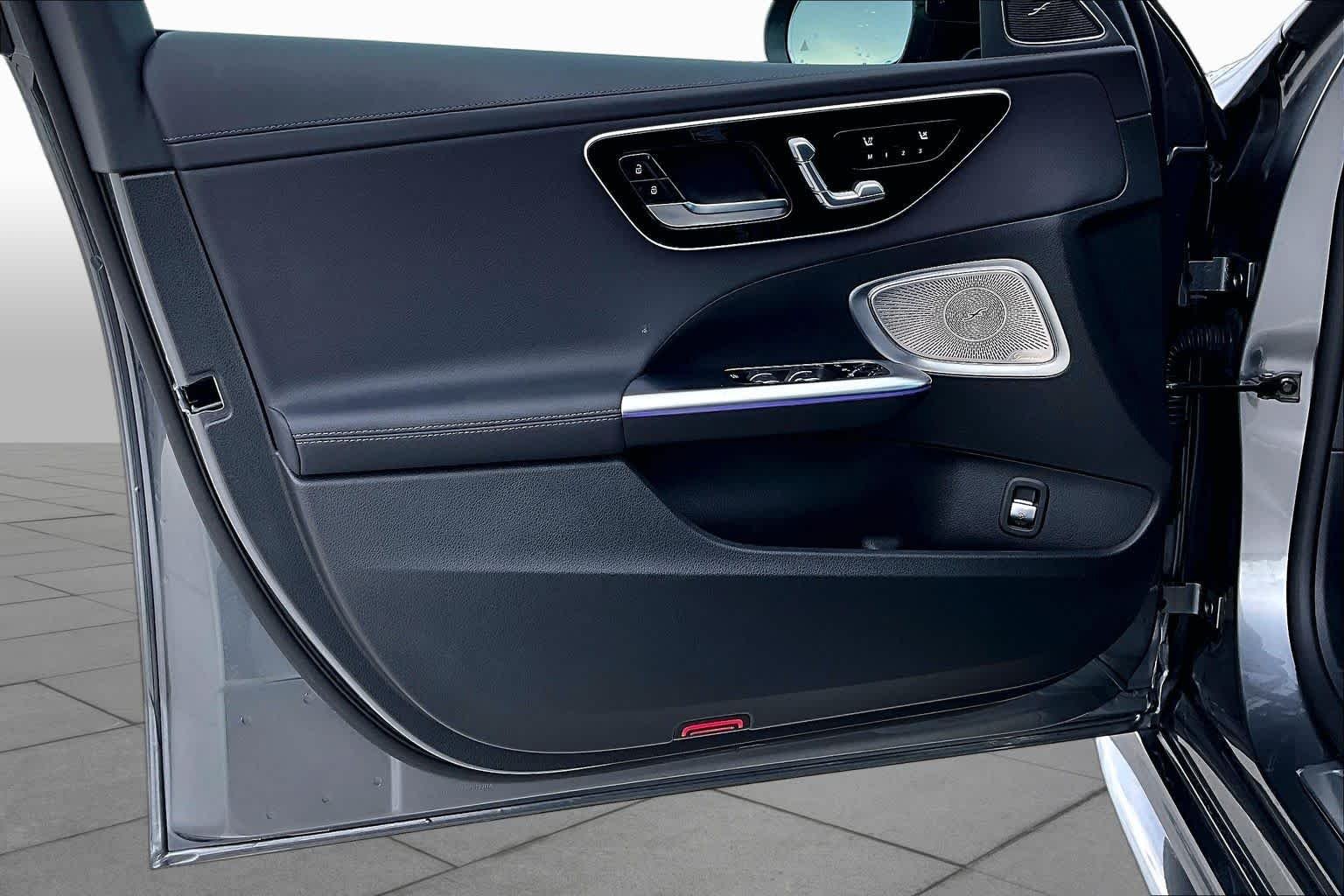 Used 2025 Selenite Grey Metallic Mercedes-Benz C 300 image 19
