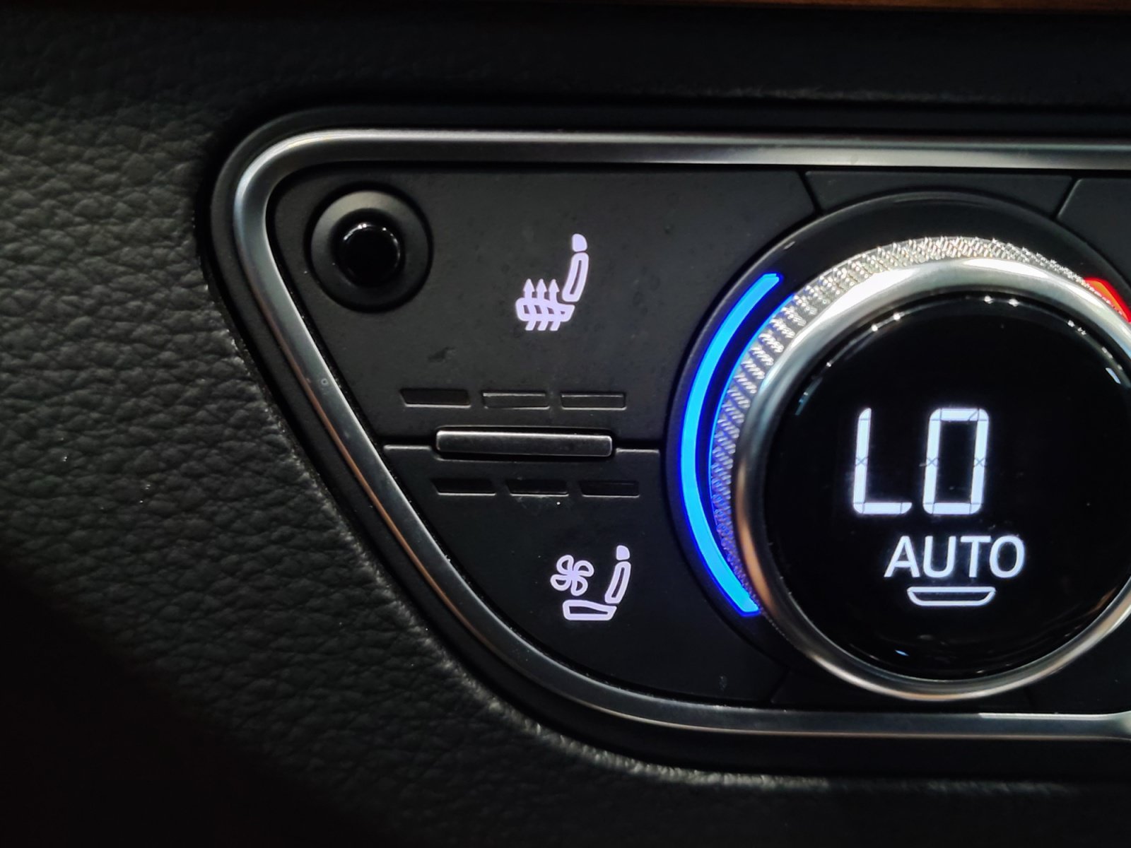 Used 2021 Manhattan Gray Metallic Audi Premium Plus image 24