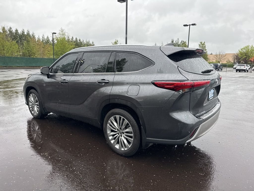 Used 2022 Magnetic Gray Metallic Toyota Platinum image 5