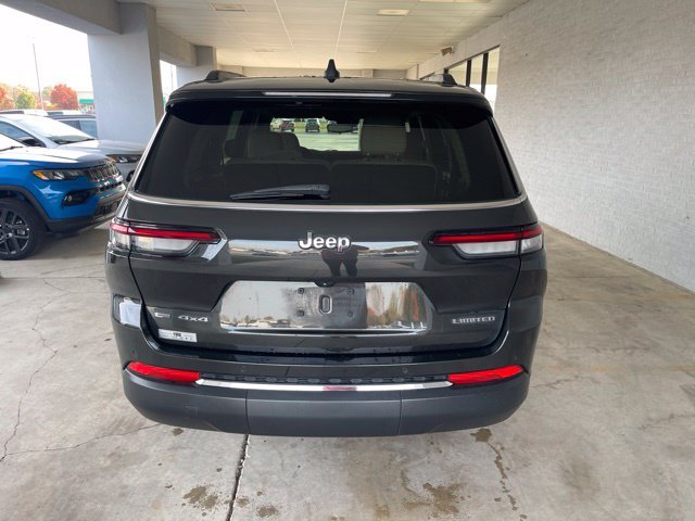 Used 2021  Jeep Limited image 7