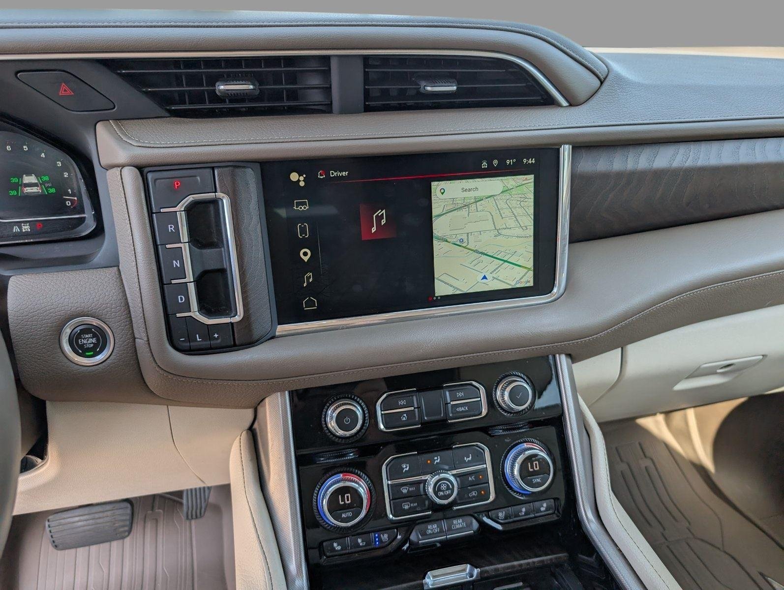 Used 2022 White Frost Tricoat GMC Denali image 17