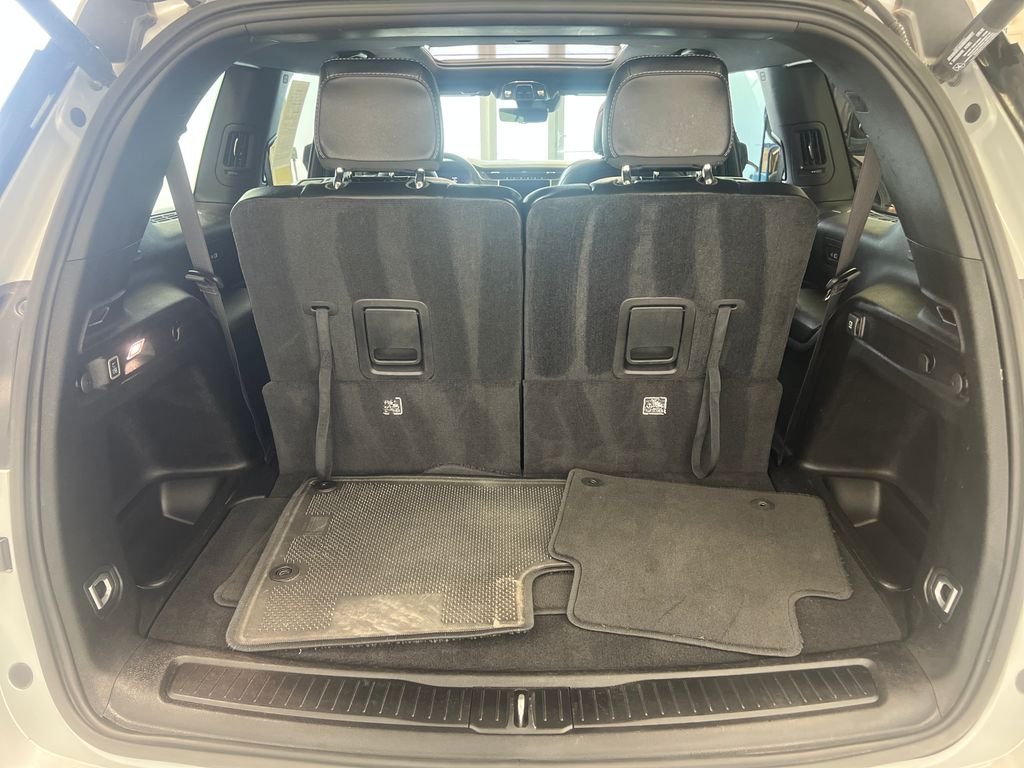 Used 2024 Silver Jeep Limited image 27