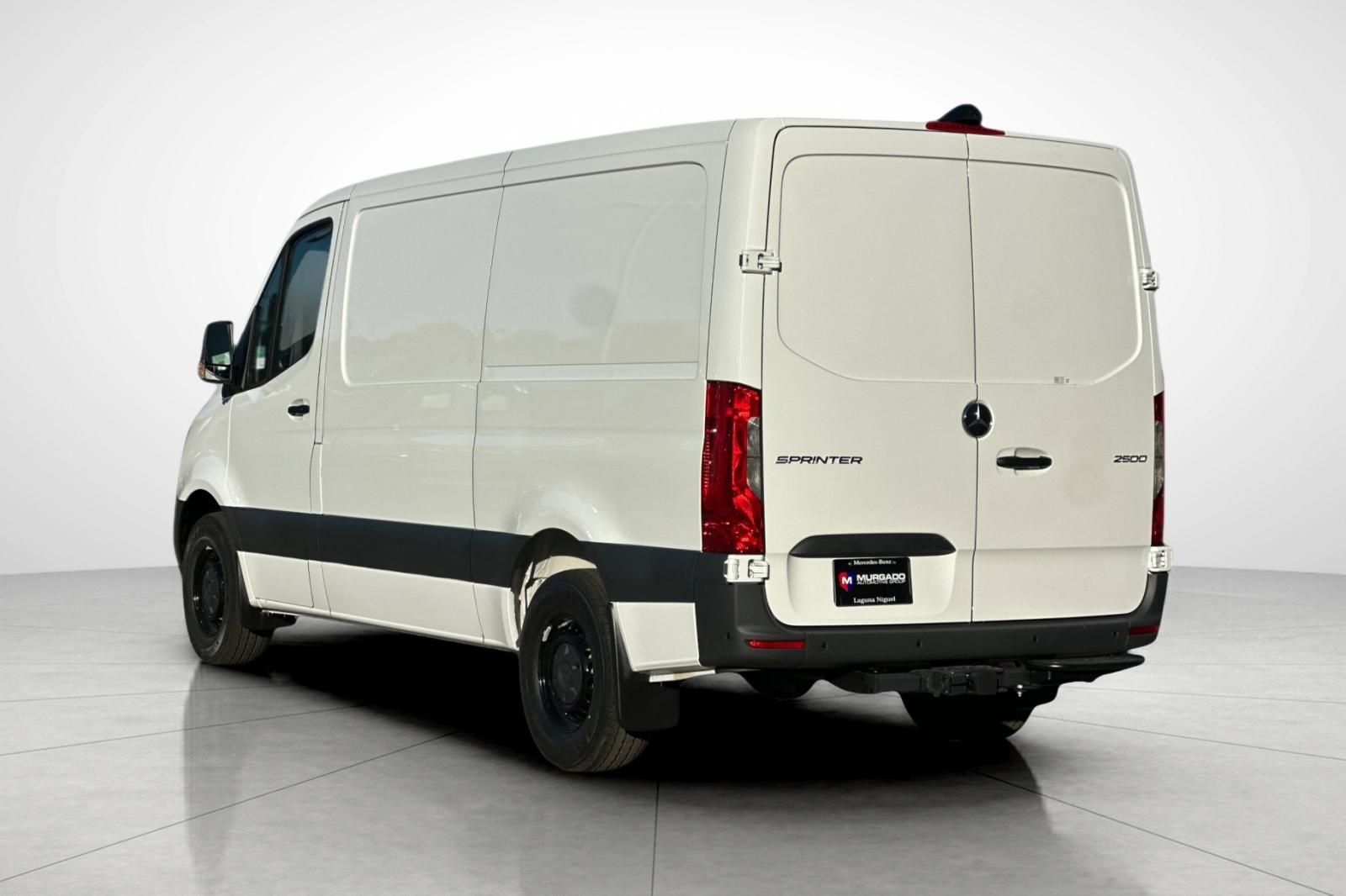 New 2026 Arctic+White Mercedes-Benz Cargo 144 WB image 11