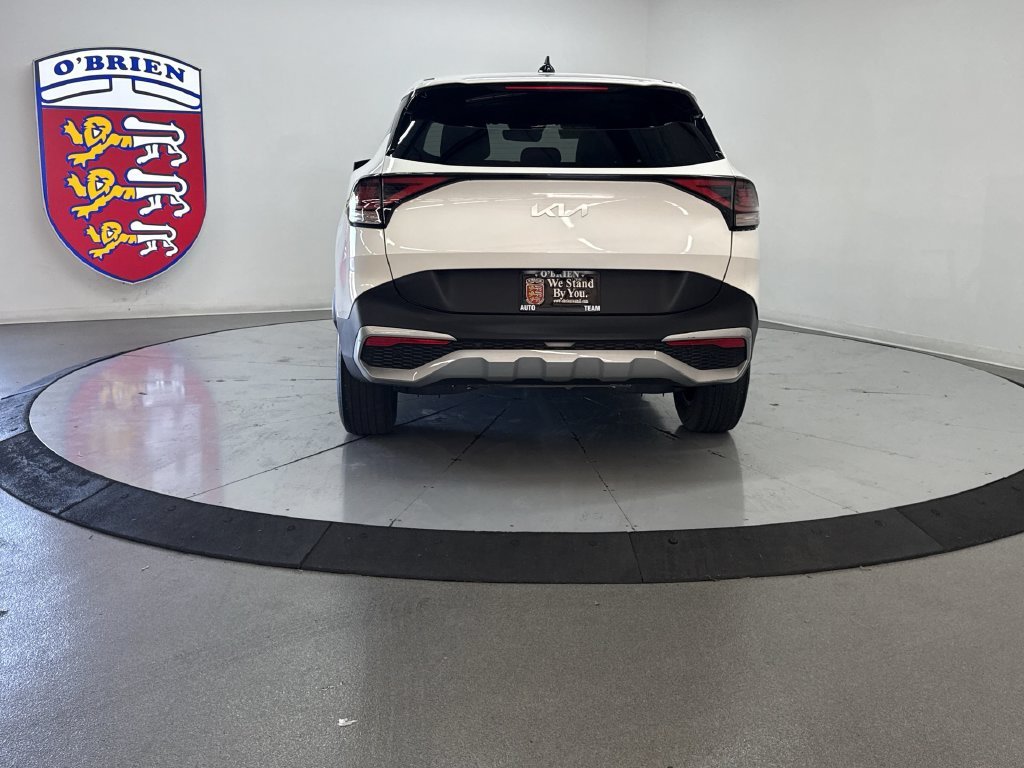Used 2023 Snow White Pearl Kia LX image 11