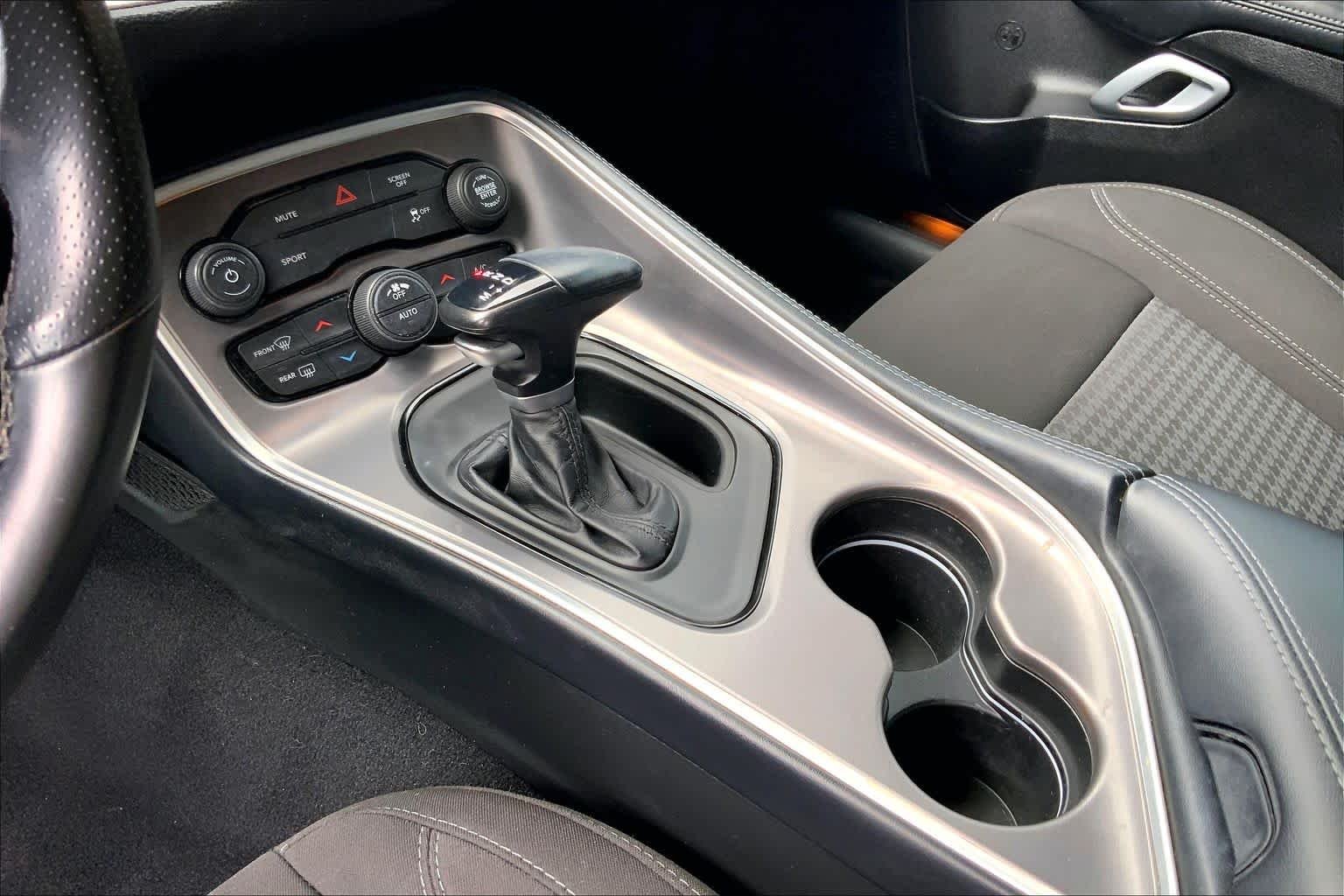 Used 2021 Granite Pearlcoat Dodge SXT image 14