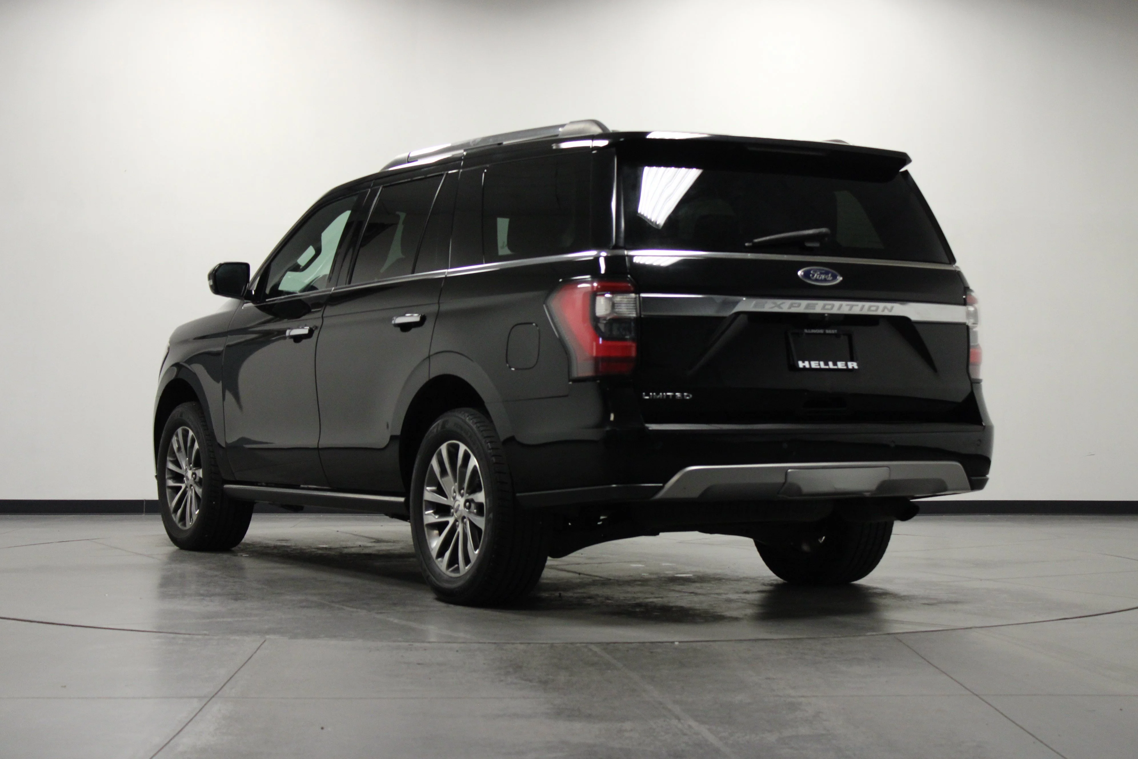 Used 2018 Shadow Black Ford Limited image 6
