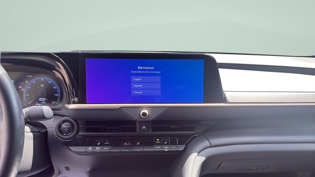 2024 Toyota Crown XLE - Photo 16