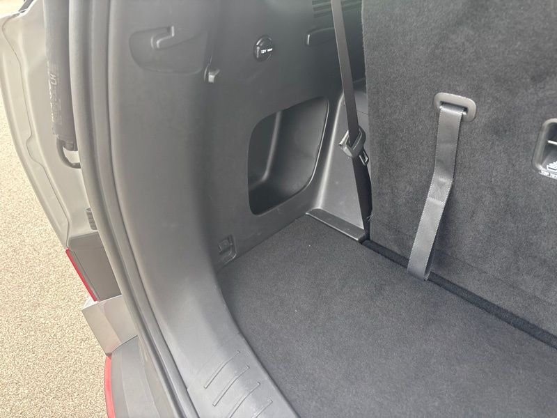 Used 2024 Silver Hyundai SEL image 11