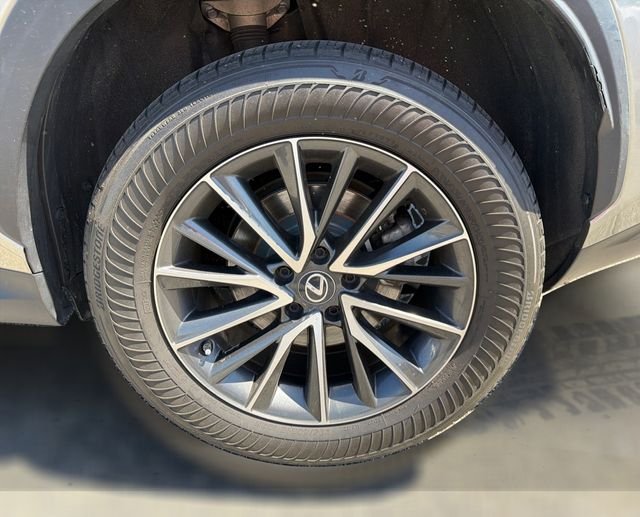 Used 2023 Silver Lexus 350 Premium image 10