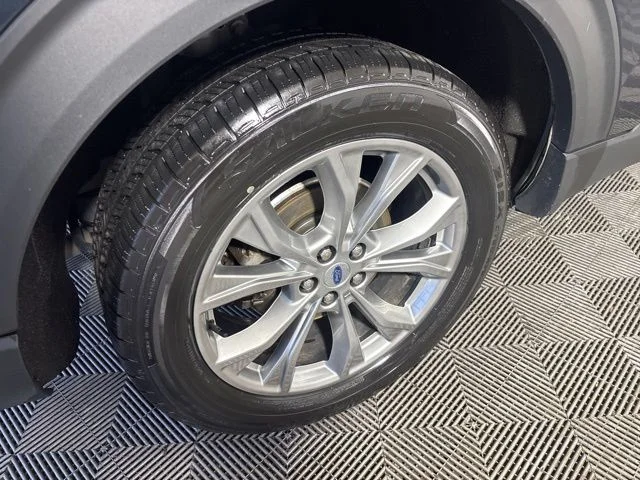 Used 2023 Blue Ford XLT image 7