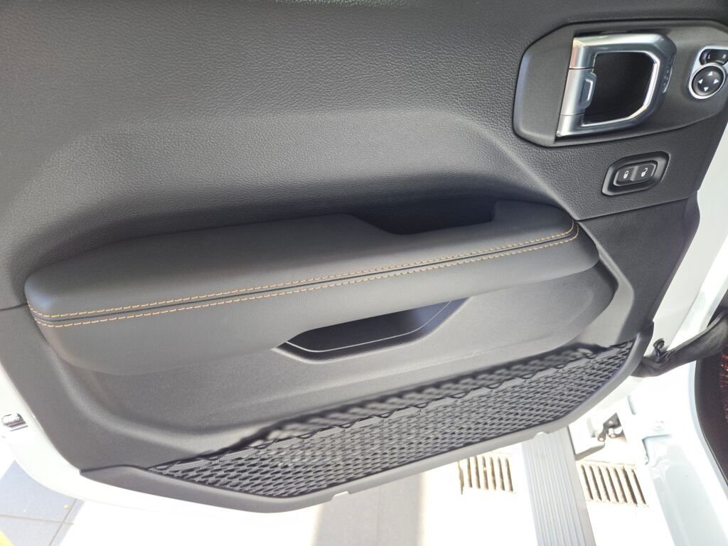 2026 Jeep Wrangler 4-Door Sahara - Photo 20