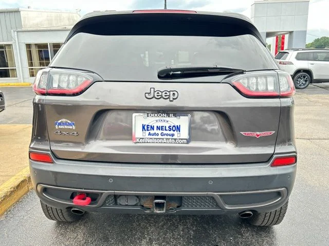 Used 2019 Gray Jeep Trailhawk image 8