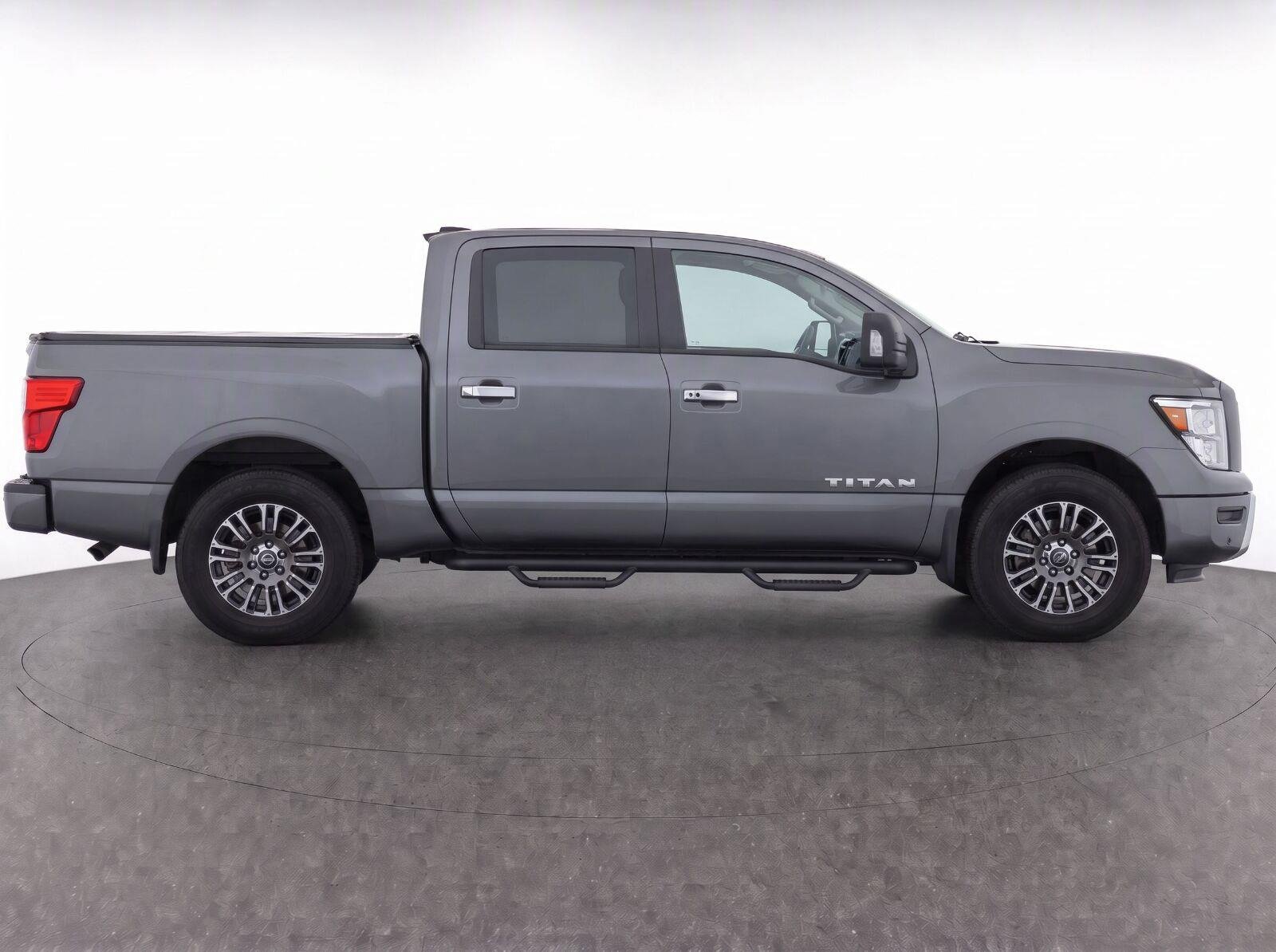 Used 2021 Gun Metallic Nissan SV image 8