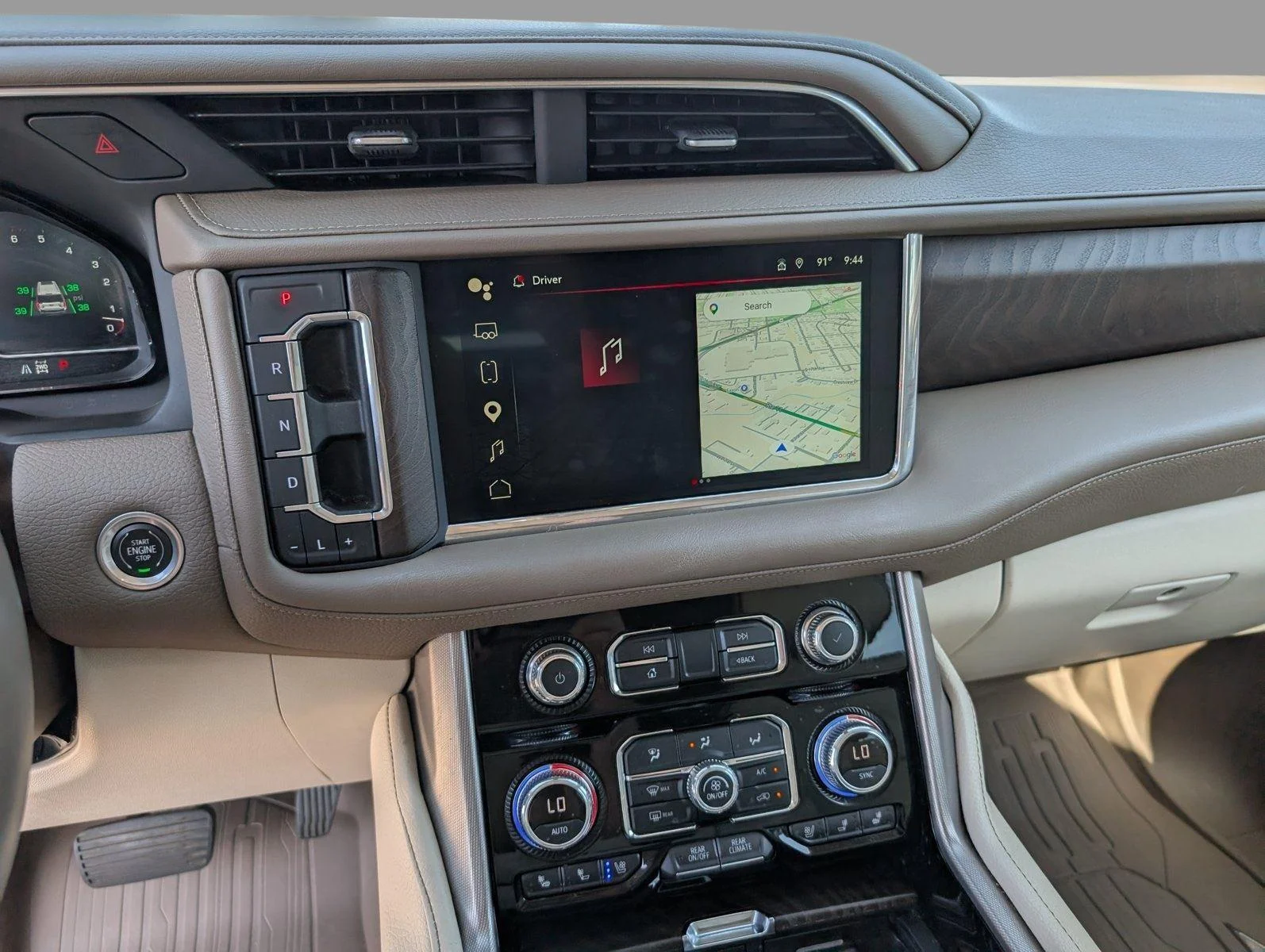Used 2022 White Frost Tricoat GMC Denali image 17
