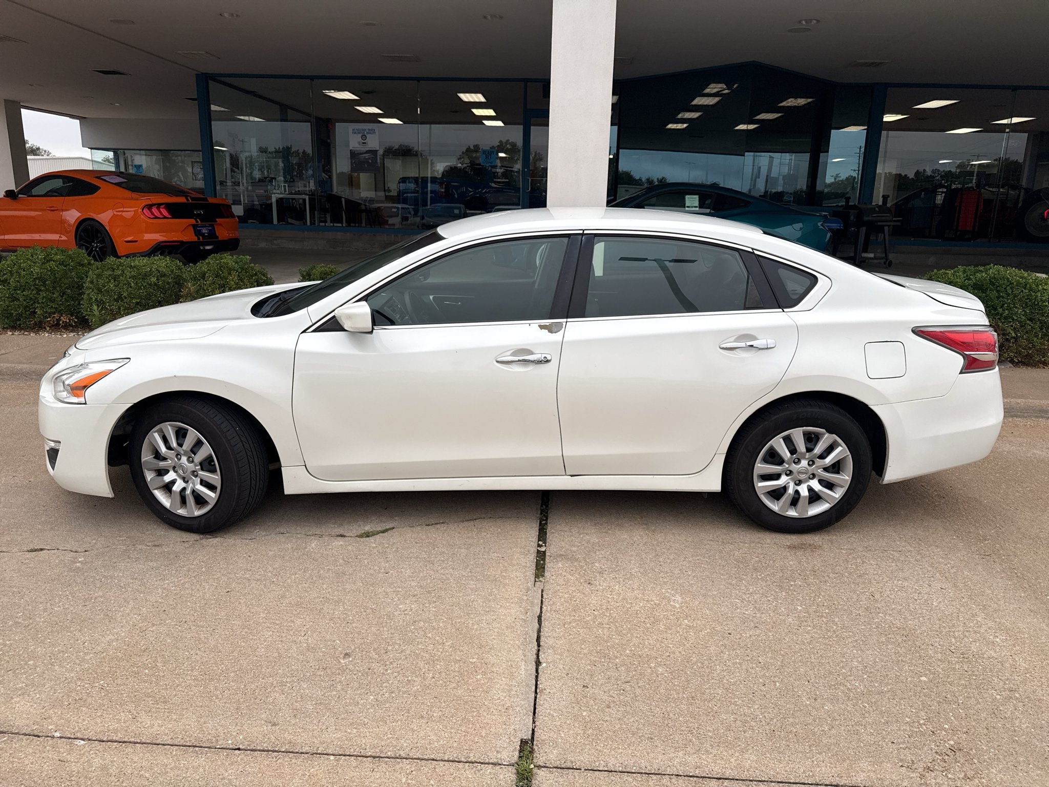 Used 2014 Pearl White Nissan 2.5 S image 14
