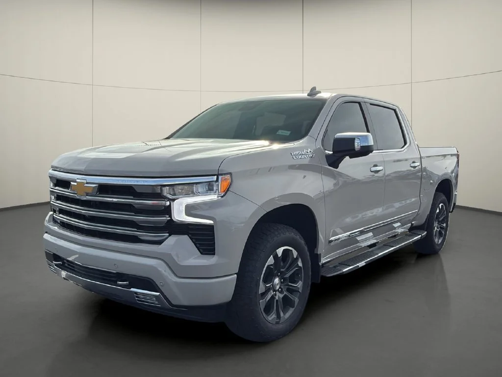 New 2026 White Sands Chevrolet High Country image 3