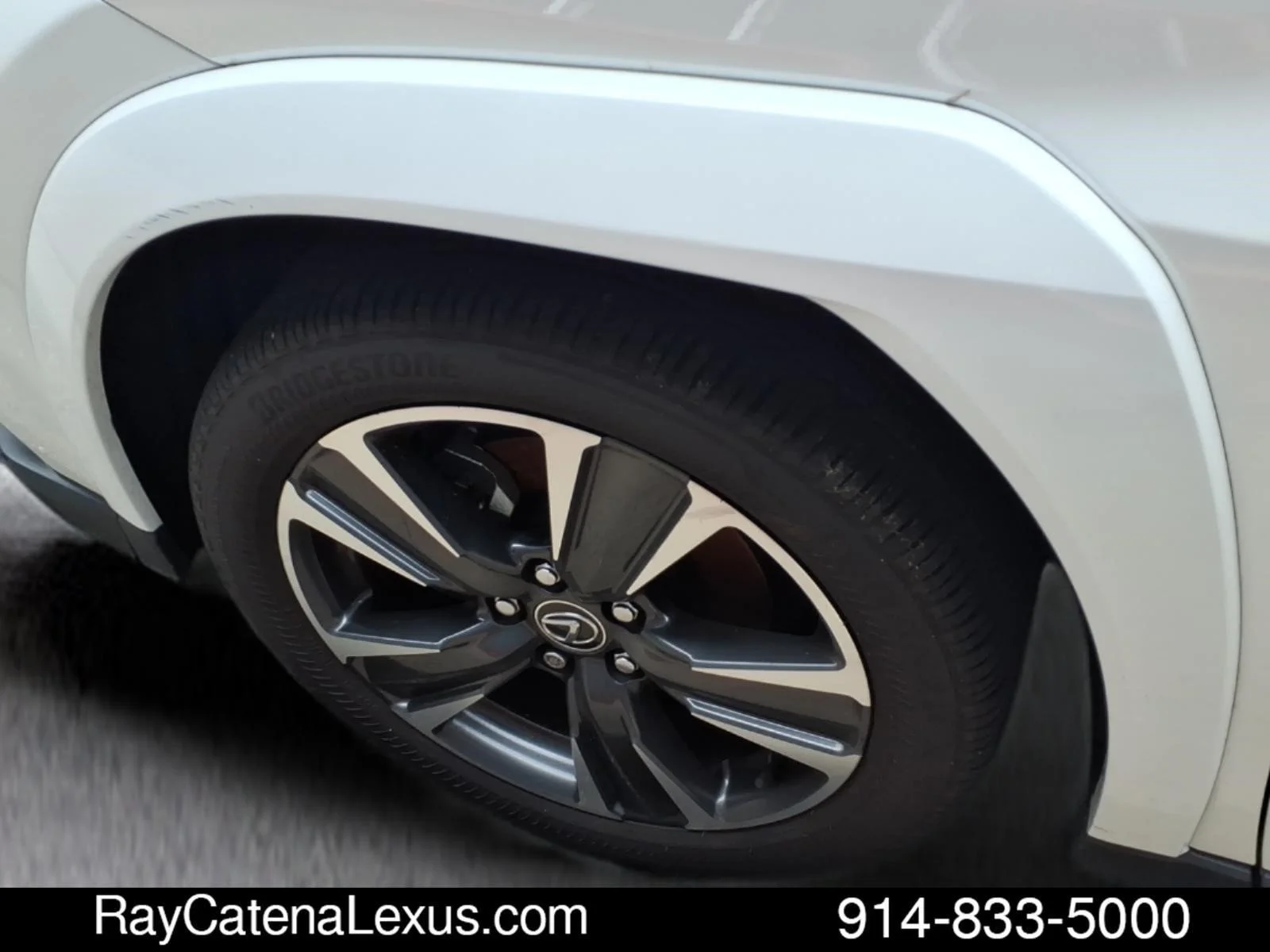 Certified Used 2025 White Pearl Lexus 4D Sport Utility image 5