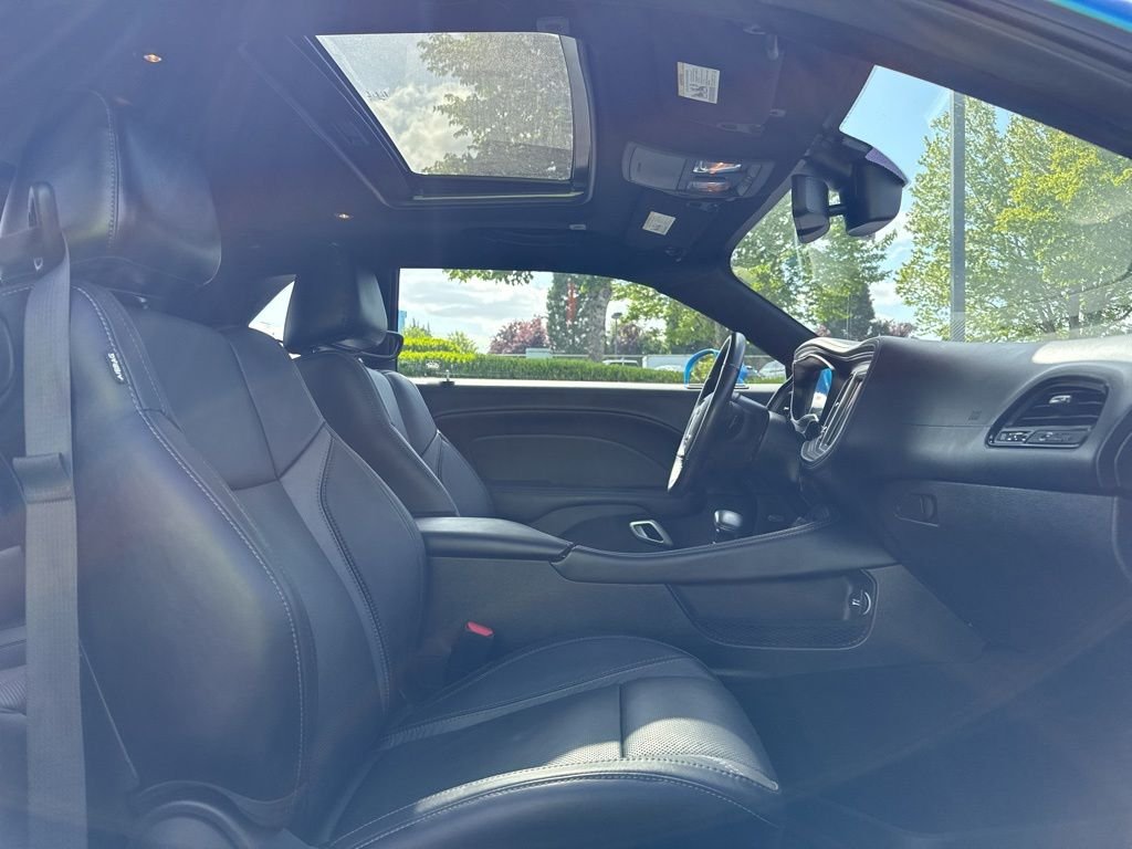Used 2023 B5 Blue Pearlcoat Dodge SXT image 21