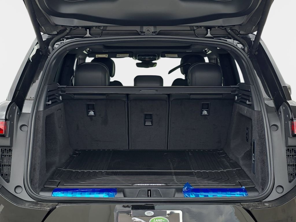 New 2026 Santorini Black Land Rover Dynamic SE image 12