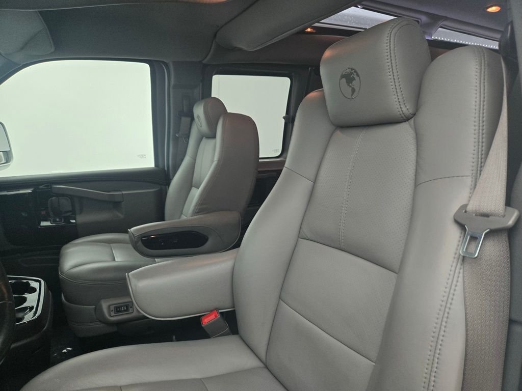 Used 2020 Summit White Chevrolet Explorer Limited SE image 18