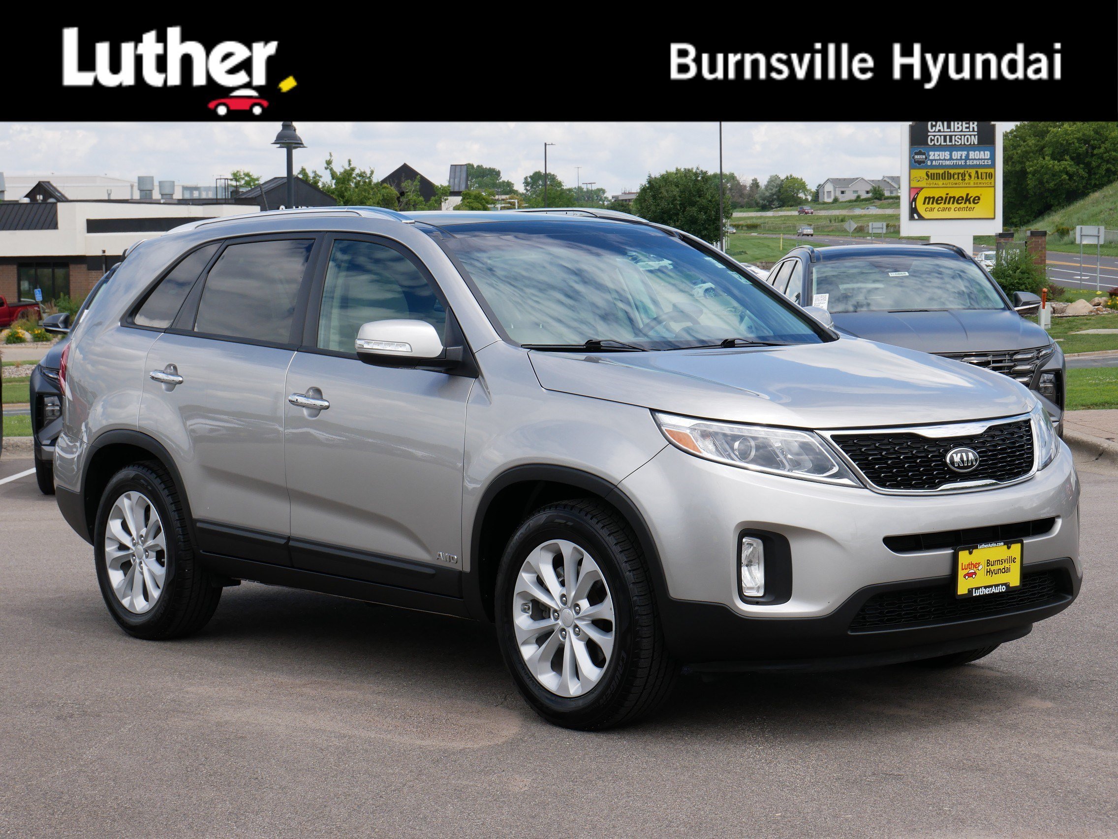 Used 2015 Satin Metal Kia EX image 1